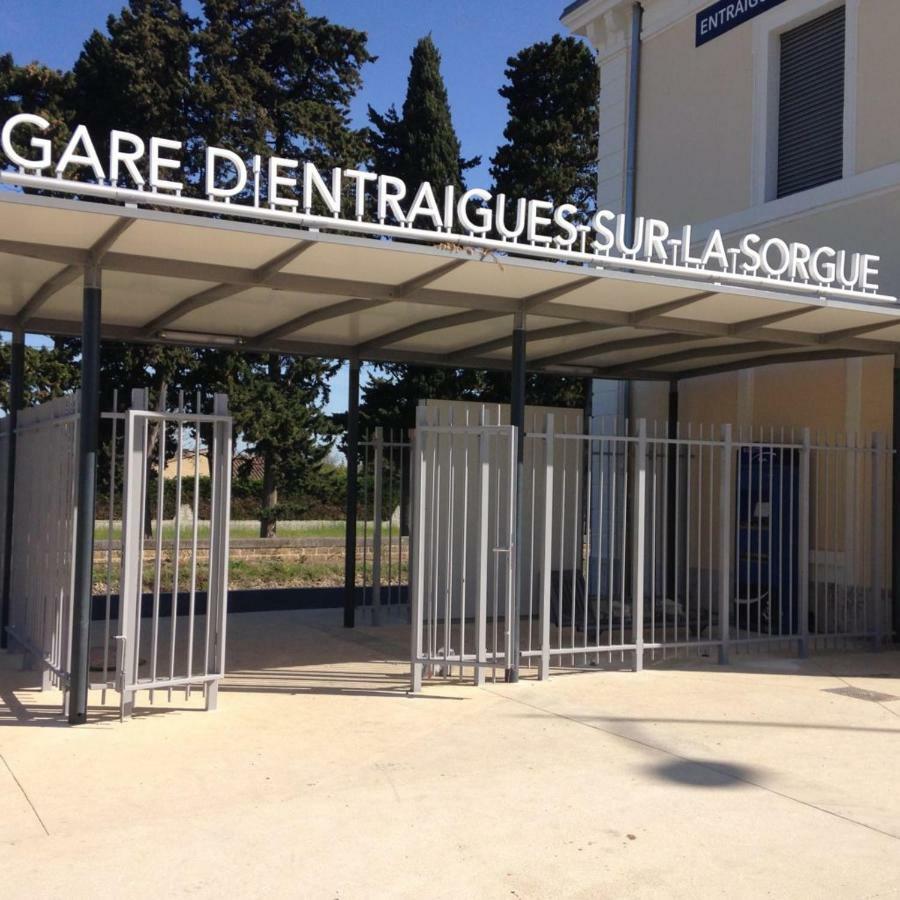 Entraigues-sur-la-Sorgue City House Appartements المظهر الخارجي الصورة